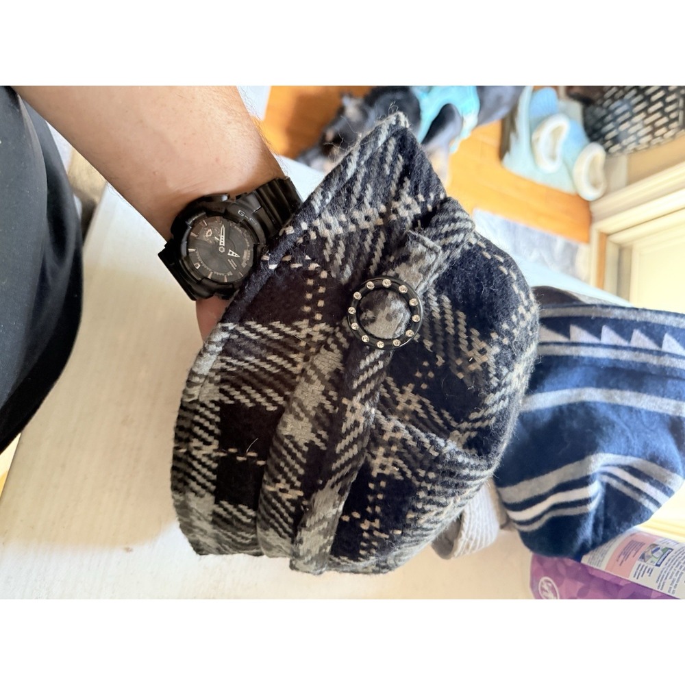 D&Y Women's Plaid Newsboy Cap with Button Detail